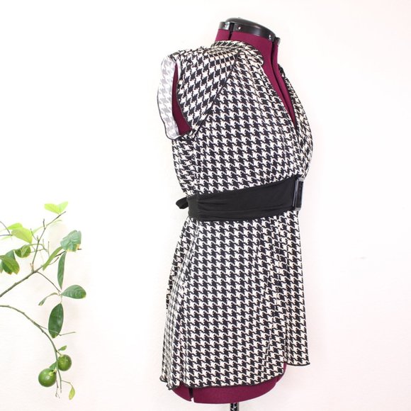 Cocomo structured houndstooth v neck  M - Picture 7 of 12